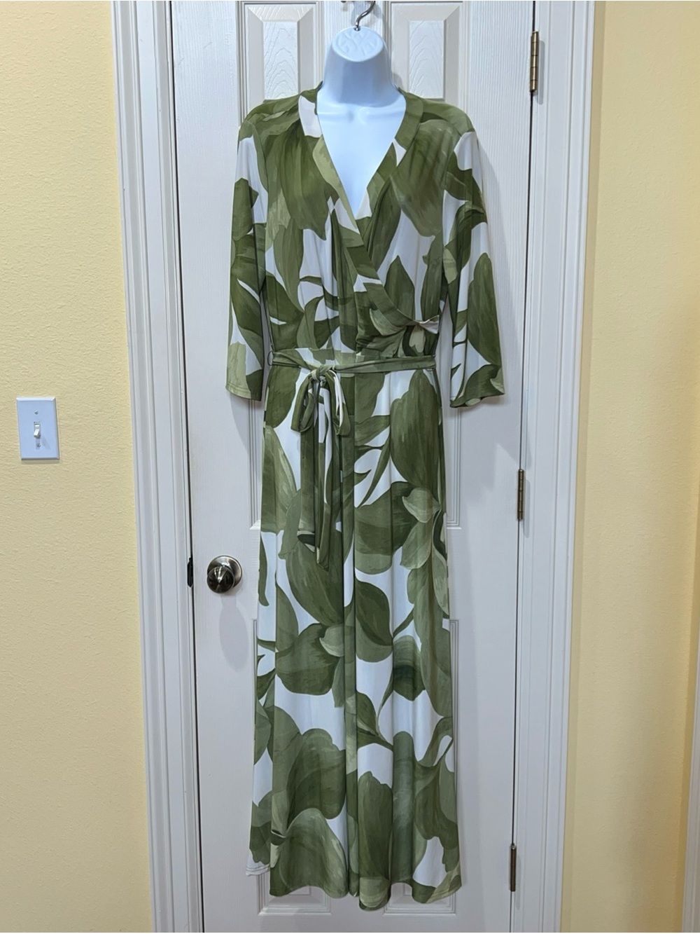 Mlle Gabrielle Women Green Floral Tropical Print Maxi Dress Sz 1X Resort Luxury